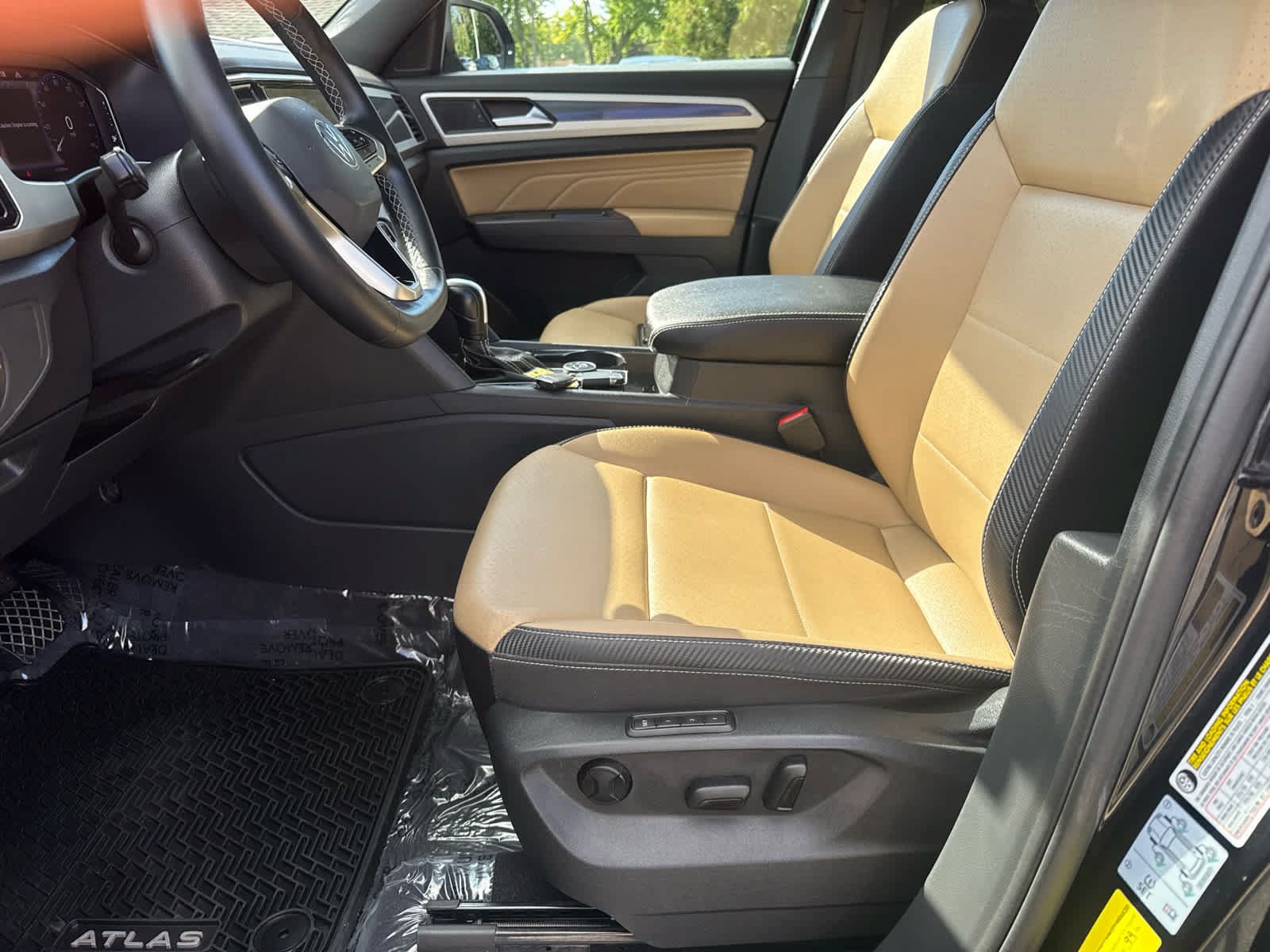 Used 2021 Volkswagen Atlas Cross Sport SEL w/ Cross Sport MDO Package AWD/4WD image 11