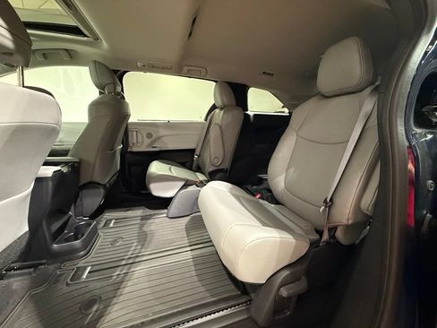Certified 2025 Toyota Sienna XLE w/ XLE Plus Package AWD/4WD image 20