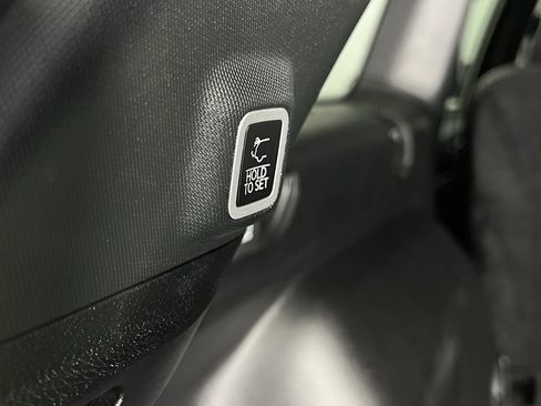 Certified 2024 Jeep Grand Cherokee Limited image 29