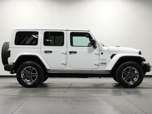 Used 2023 Jeep Wrangler Unlimited Sahara AWD/4WD image 3