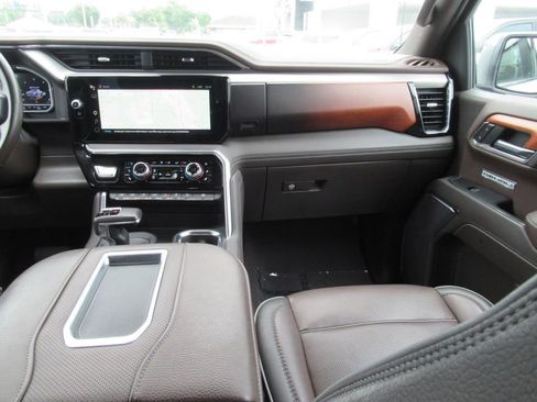 Used 2022 GMC Sierra 1500 Denali AWD/4WD image 14