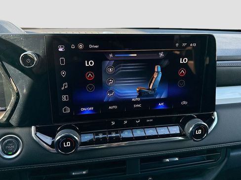 Used 2024 Chevrolet Colorado LT w/ LT Convenience Package image 15