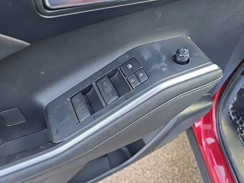 Used 2023 Toyota Highlander L image 9