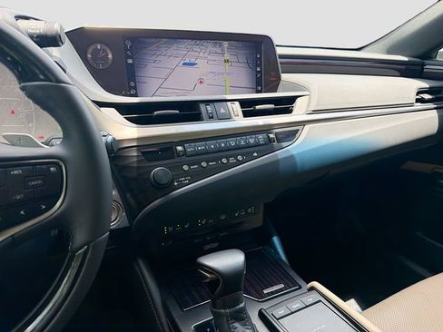 Used 2020 Lexus ES 350 Ultra Luxury w/ Accessory Package 2 FWD image 27