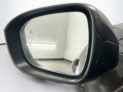 Used 2023 Nissan Rogue S image 16