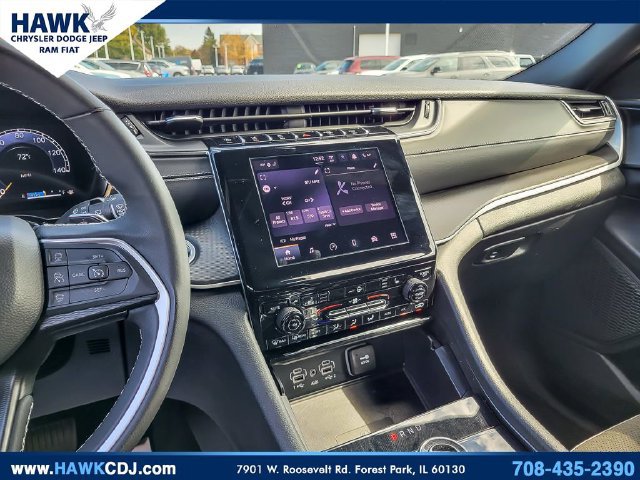 Certified 2025 Jeep Grand Cherokee Altitude AWD/4WD image 22