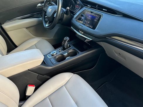 Used 2019 Cadillac XT4 Luxury image 13