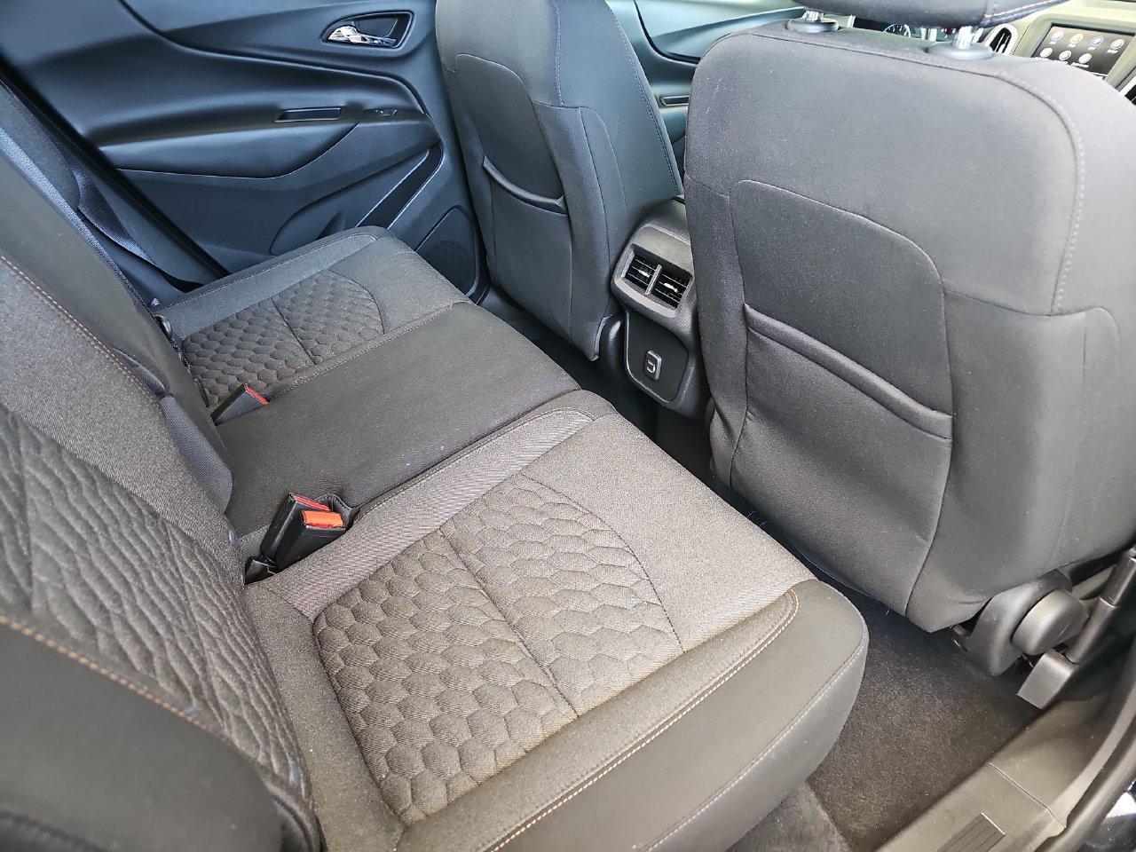 Used 2020 Chevrolet Equinox LT FWD image 14