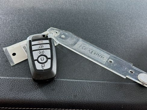 Used 2024 Ford Expedition Max XLT image 33