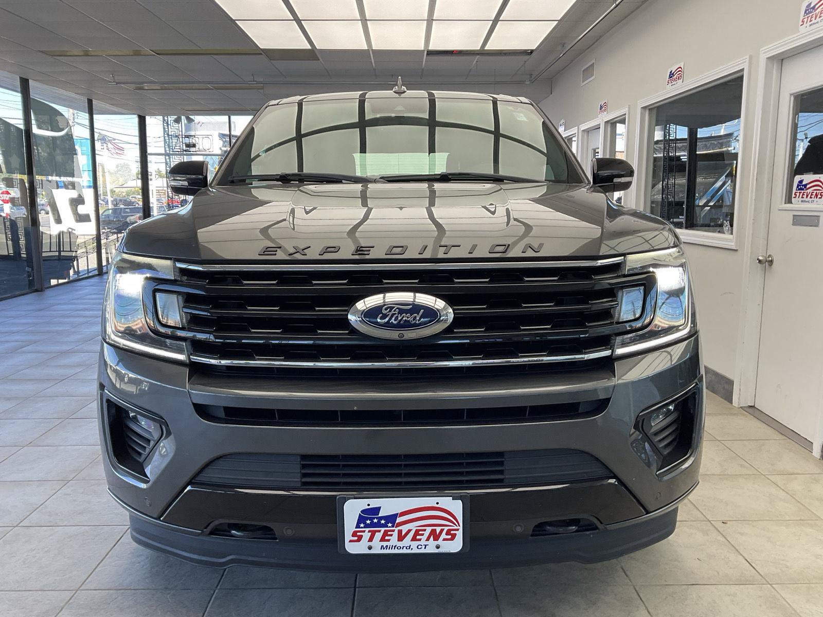 Used 2019 Ford Expedition Limited w/ Equipment Group 303A AWD/4WD image 2
