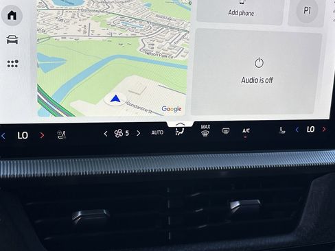 Certified 2025 Ford Explorer Platinum w/ Ultimate Package image 27