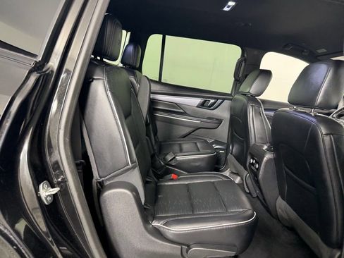 Used 2025 Buick Enclave Sport Touring image 28