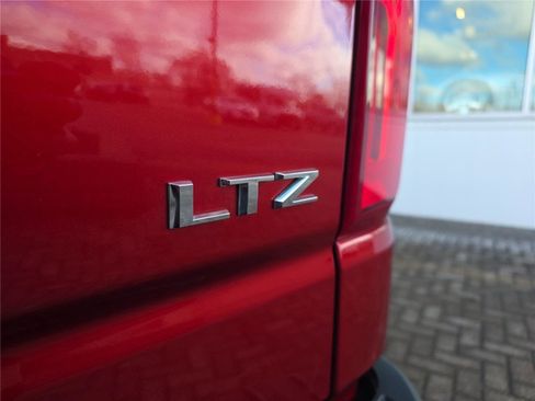 Used 2025 Chevrolet Silverado 1500 LTZ image 11