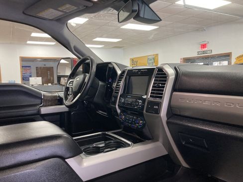 Used 2017 Ford F250 Lariat w/ Lariat Ultimate Package image 18