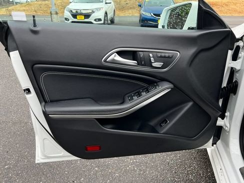 Used 2019 Mercedes-Benz CLA 250 4MATIC image 15