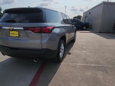 Used 2023 Chevrolet Traverse LS FWD image 8