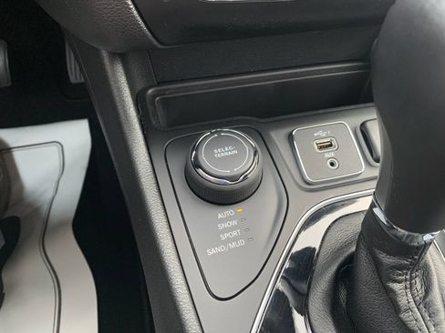 Used 2023 Jeep Cherokee Altitude Lux w/ Lux Elite Package AWD/4WD image 21
