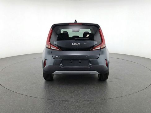 Used 2025 Kia Soul LX w/ LX Technology Package FWD image 7
