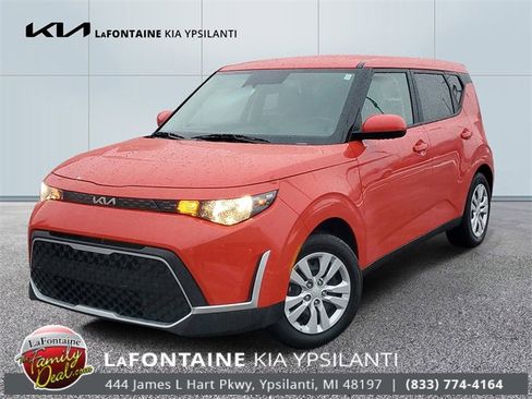 Certified 2025 Kia Soul LX image 1