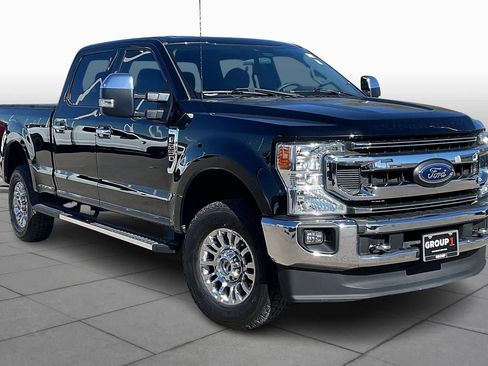 Used 2022 Ford F250 XLT w/ XLT Premium Package image 2