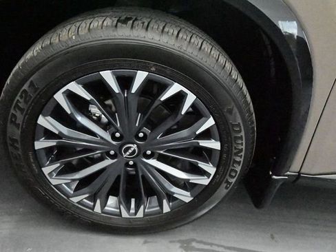 Used 2025 Nissan Rogue Platinum w/ Platinum Premium Package image 30