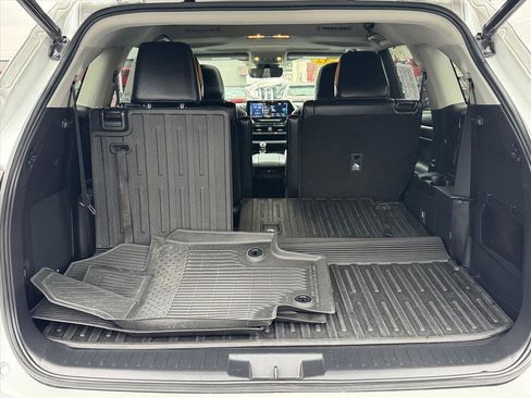 Certified 2022 Toyota Highlander Limited image 4