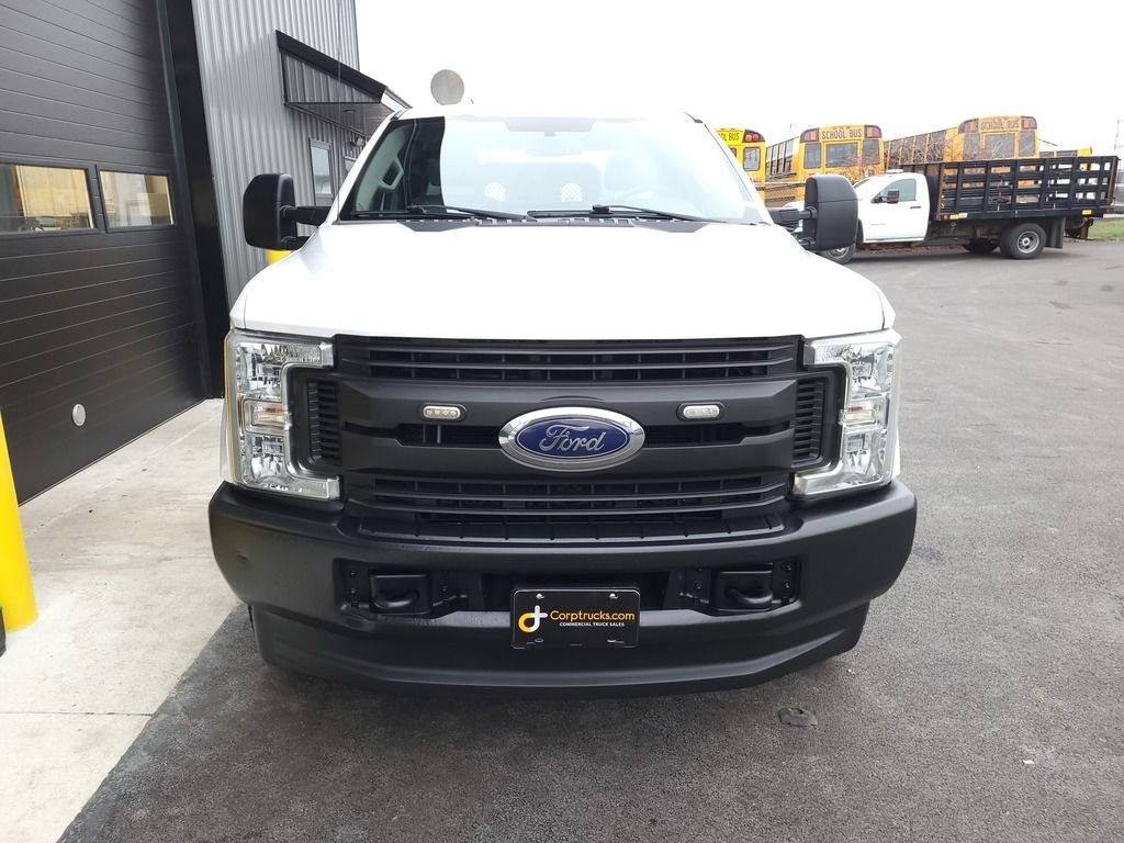 Used 2017 Ford F250 XL w/ Snow Plow/Camper Package AWD/4WD image 9