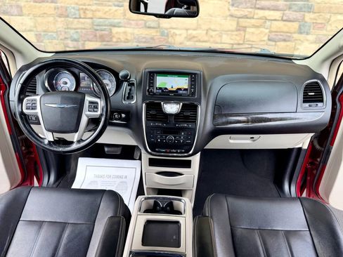Used 2014 Chrysler Town & Country Touring w/ Trailer Tow Group image 15