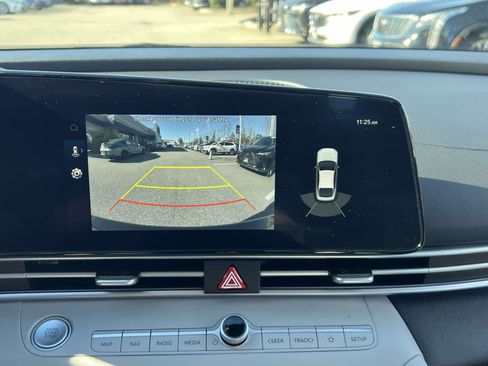 Used 2023 Hyundai Elantra Limited image 27