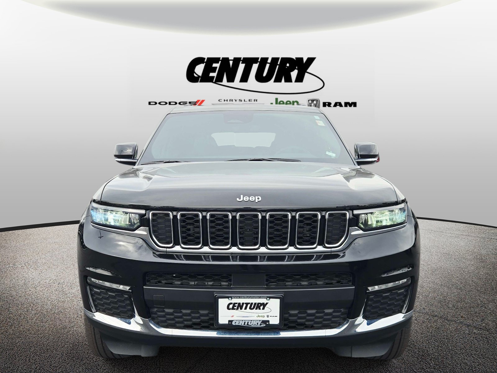 Used 2024 Jeep Grand Cherokee L Limited AWD/4WD image 9