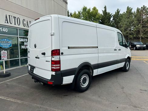 Used 2017 Mercedes-Benz Sprinter 2500 image 5