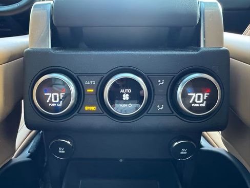 Used 2019 Land Rover Discovery HSE image 31