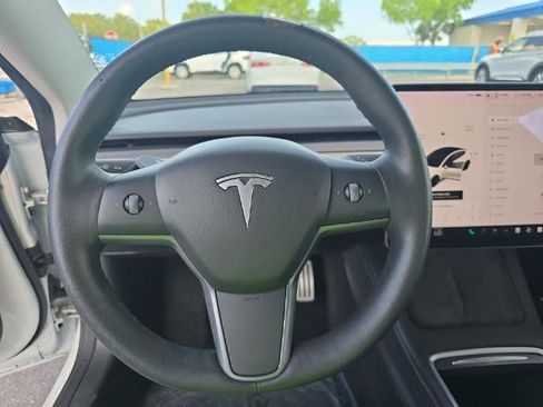 Used 2022 Tesla Model 3 Performance image 9
