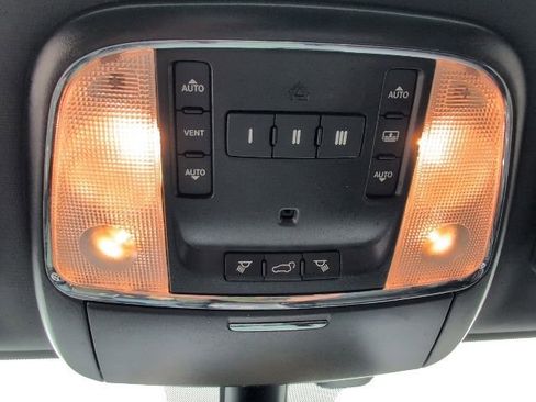 Used 2021 Jeep Grand Cherokee Limited w/ Luxury Group II image 27