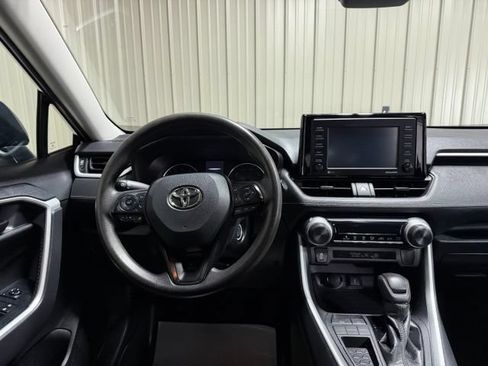 Used 2021 Toyota RAV4 LE FWD image 29