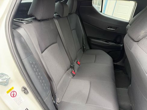 Used 2018 Toyota C-HR XLE FWD image 16