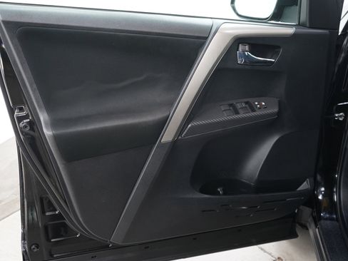 Used 2015 Toyota RAV4 XLE AWD/4WD image 19