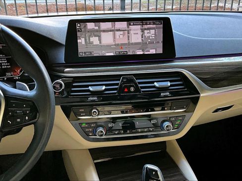 Used 2020 BMW 530i w/ Convenience Package image 6