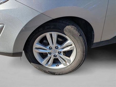 Used 2011 Hyundai Tucson GLS image 8