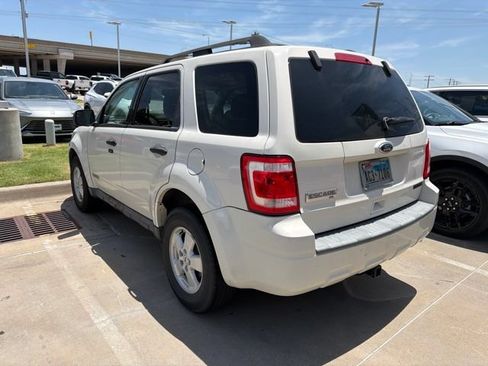 Used 2010 Ford Escape XLT FWD image 4