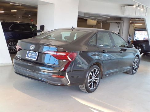 Used 2024 Volkswagen Jetta Sport image 4