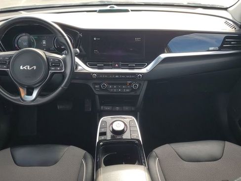 Used 2022 Kia Niro EX image 14