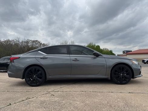 Used 2022 Nissan Altima 2.5 SR w/ Midnight Edition Package image 5