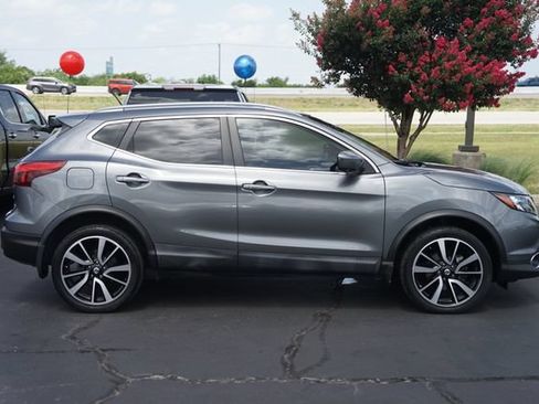 Used 2018 Nissan Rogue Sport SL w/ SL Premium Package FWD image 5