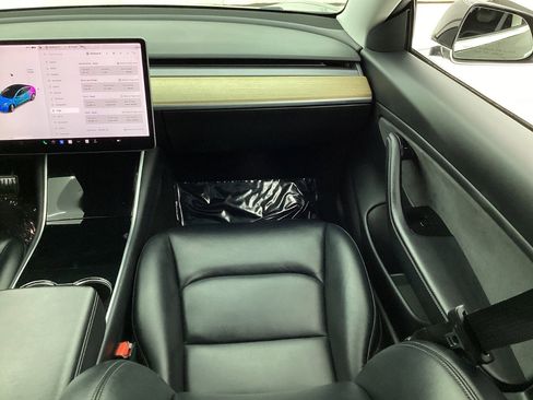 Used 2018 Tesla Model 3 Mid Range RWD image 29
