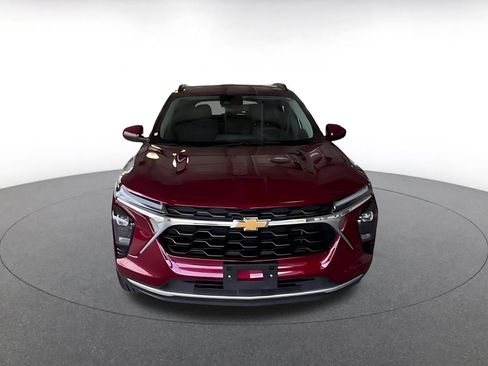 Used 2025 Chevrolet Trax LT FWD image 5