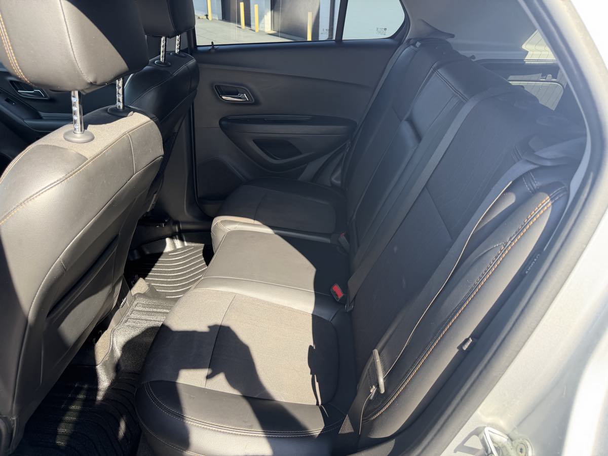 Used 2019 Chevrolet Trax LT w/ LT Convenience Package AWD/4WD image 13