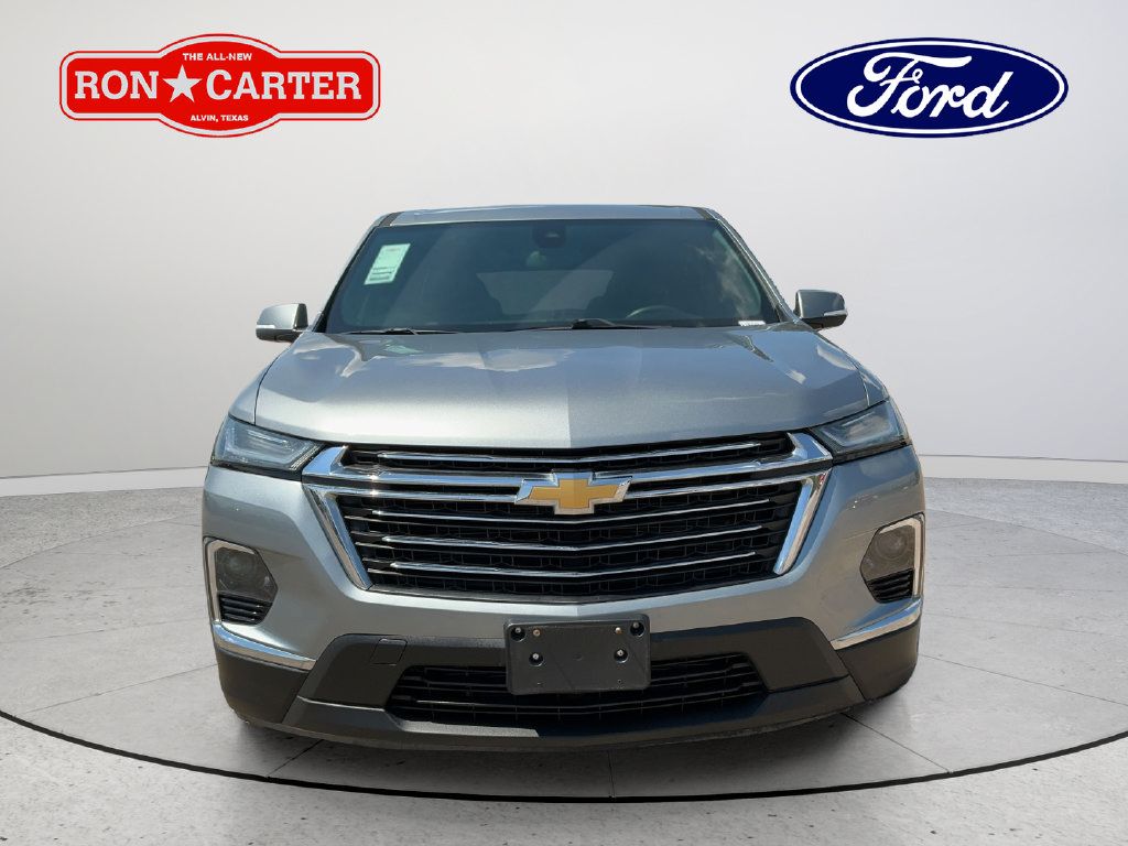 Used 2023 Chevrolet Traverse LT FWD image 2