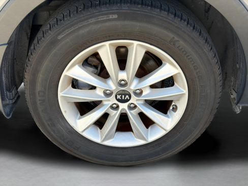 Used 2020 Kia Sorento LX AWD/4WD image 32