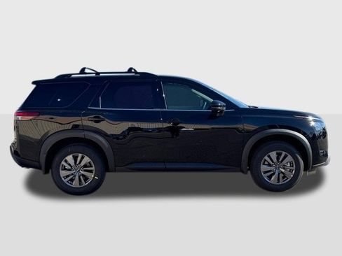 New 2025 Nissan Pathfinder SV image 6